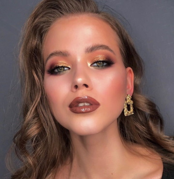 Glam Makeup Look For An Evening Out