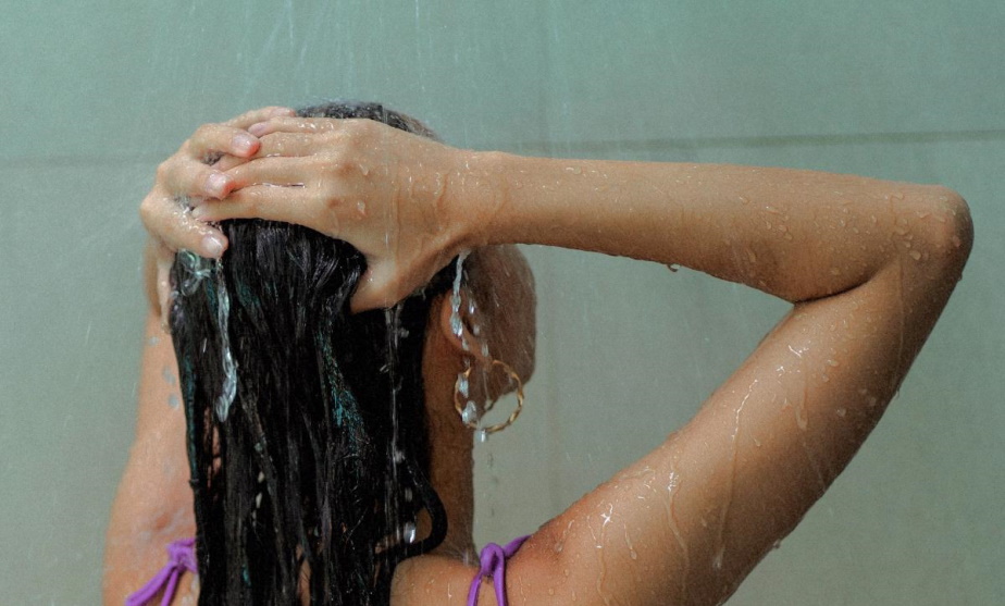 washing long hair